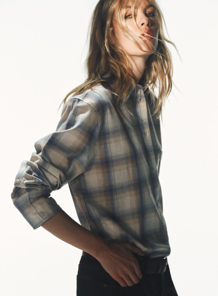 Camisa con estampado de cuadros de Zara. (PVP: 25.95€)