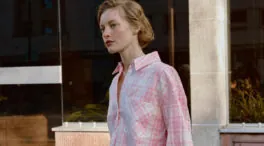 La camisa de cuadros vuelve a estar de moda y Zara nos invita a sumarnos a la tendencia apostando por su aspecto más original