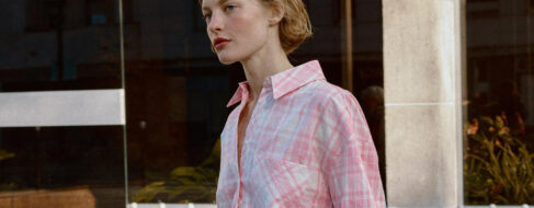 La camisa de cuadros vuelve a estar de moda y Zara nos invita a sumarnos a la tendencia apostando por su aspecto más original