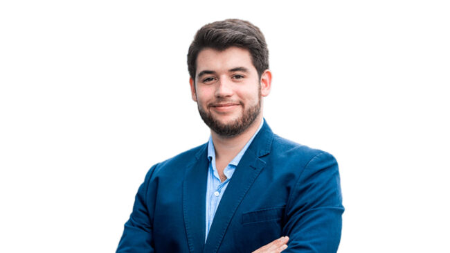 El 'número dos' de Nuevas Generaciones dimite, pide el voto para Vox y se da de baja del PP