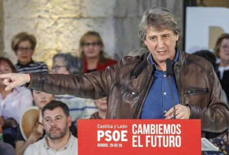 El líder del PSOE mantiene a su hermana en la alcaldía de Soria con un contrato ya vencido