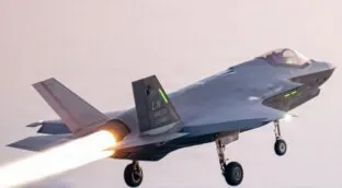 Irán reivindica el derribo de un segundo avión de combate de EEUU en el estrecho de Ormuz