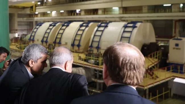 Irán informa de un ataque contra la central nuclear de Bushehr