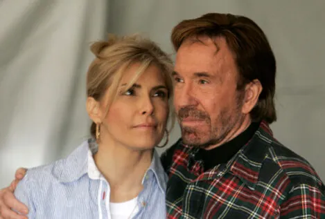 Los últimos años de Chuck Norris cuidando a su mujer: «Lo dejé todo para mantenerla con vida»