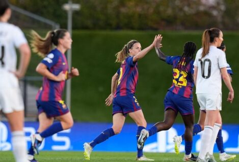 El Barça da un baño de realidad al Real Madrid en los cuartos de la Champions femenina