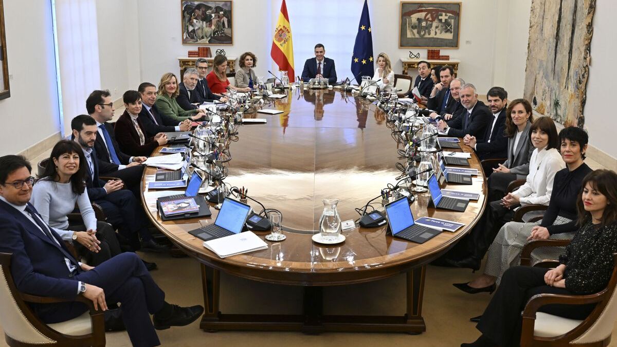 El nuevo Gobierno de Sánchez rompe con la paridad: 12 hombres y 10 mujeres