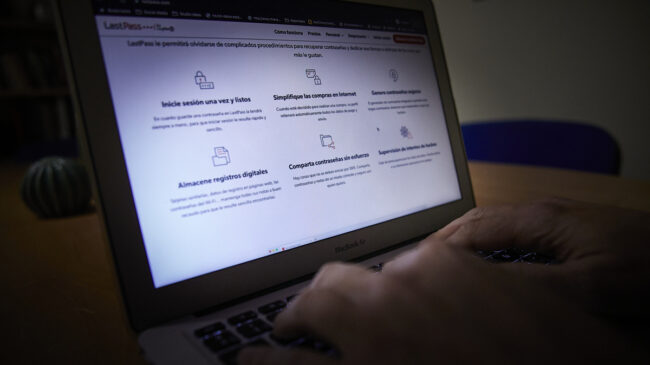 Una pareja suplanta la firma de un alcalde de Cuenca y roba 100.000 euros de las guarderías