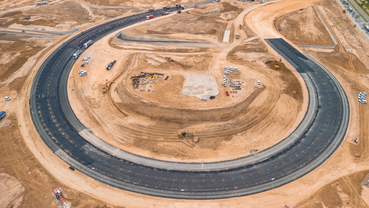 La ‘Monumental’ curva del circuito de Madring empieza a mostrar su aspecto final