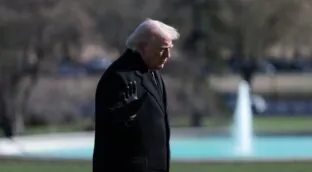 El 61% de los estadounidenses no aprueba las acciones militares de Trump contra Irán