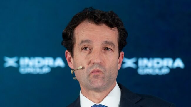 Escribano y su salida de oro de Indra: ganará 800 millones si Sánchez le fuerza a vender