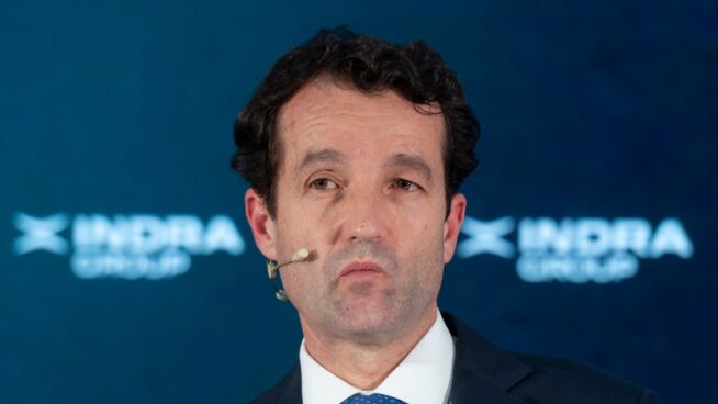 Escribano y su salida de oro de Indra: ganará 800 millones si Sánchez le fuerza a vender