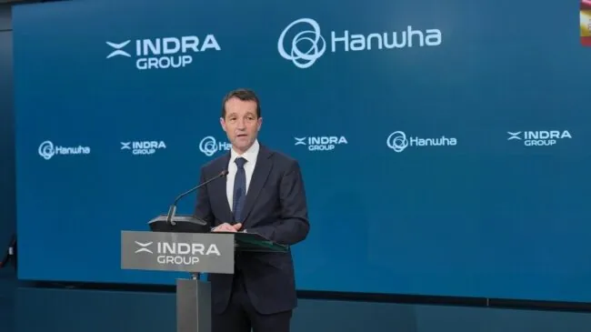 Ataque histórico contra Indra: el fondo AQR apuesta 210 millones a su desplome