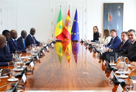 España y Senegal firman un acuerdo para reforzar la cooperación bilateral