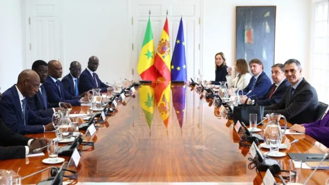 España y Senegal firman un acuerdo para reforzar la cooperación bilateral