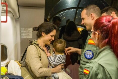 Aterriza en España un tercer avión militar con 251 evacuados de Oriente Próximo