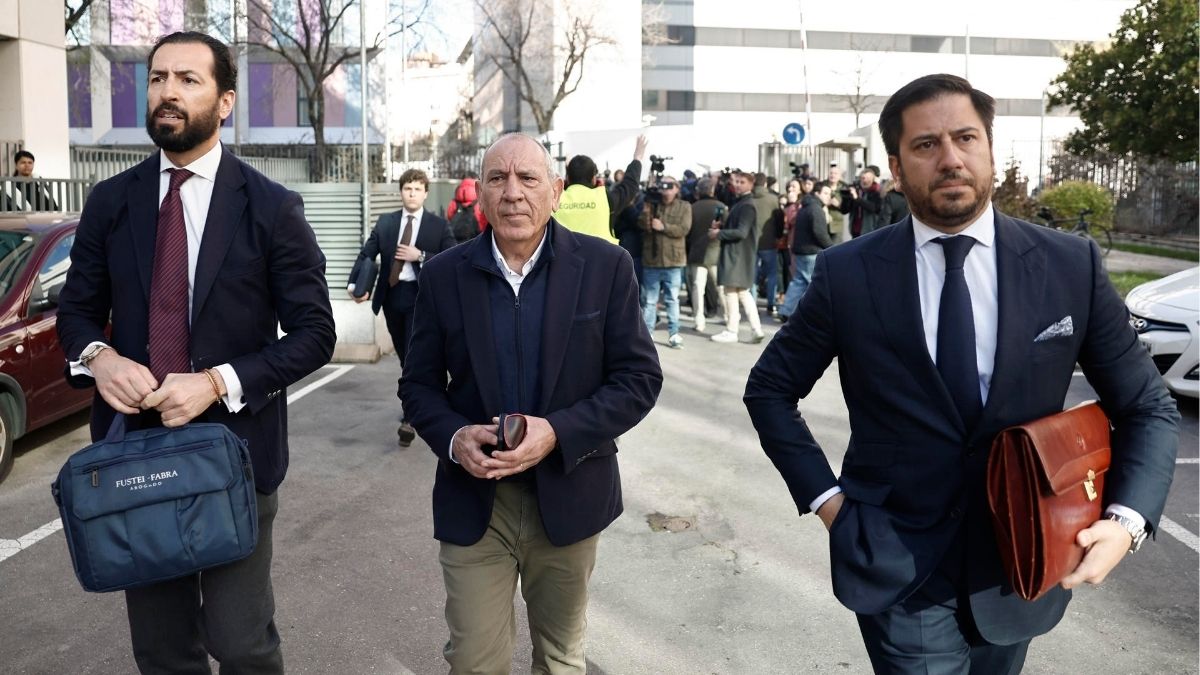 El exDAO entra «tranquilo» a los juzgados para declarar por presunta agresión sexual