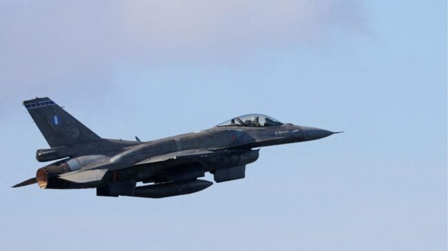 Turquía despliega seis cazas F-16 y defensas antiaéreas en el norte de Chipre