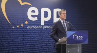 Feijóo desmiente la implicación del PP en el manifiesto de exdirigentes de Vox