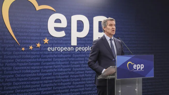 Feijóo desmiente la implicación del PP en el manifiesto de exdirigentes de Vox