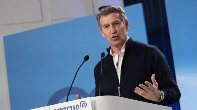 Feijóo urge a Vox a cerrar acuerdos en Extremadura y Aragón antes de abril