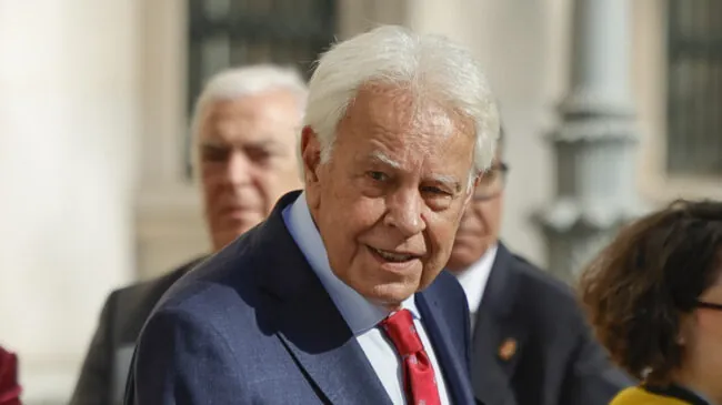 González pide elecciones este año y aconseja al PP no presentar una moción de censura