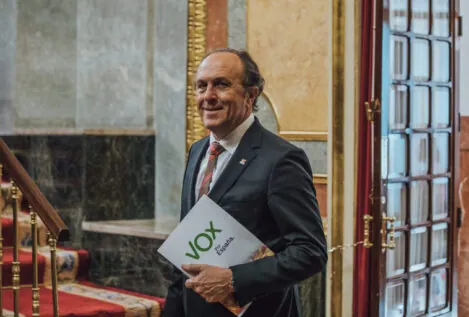 Un miembro de la cúpula de Vox coloca a su pareja en el grupo municipal que él lidera