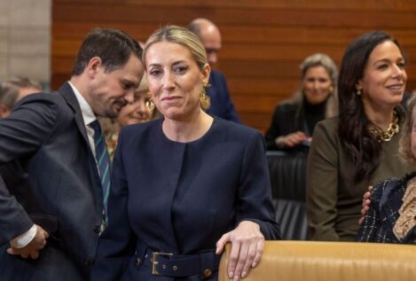 PP y Vox siguen acercando posturas en Extremadura tras una reunión de seis horas