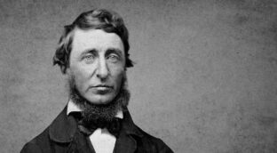 Henry David Thoreau, filósofo, ya avisó a sus 28 años: «El hombre es rico en proporción al número de cosas de las que puede prescindir»