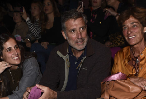 La bonita casa de campo de la hija de Emilio Aragón en Fuenterrabía con el azul como único protagonista 