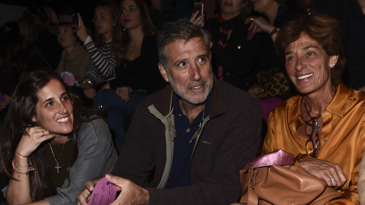 La bonita casa de campo de la hija de Emilio Aragón en Fuenterrabía con el azul como único protagonista