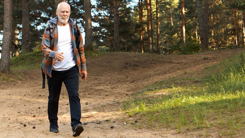 hombre-caminar-velocidad-monte