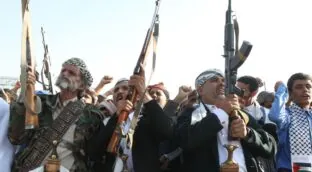 Los hutíes entran en la guerra de Irán con el lanzamiento de un misil contra Israel