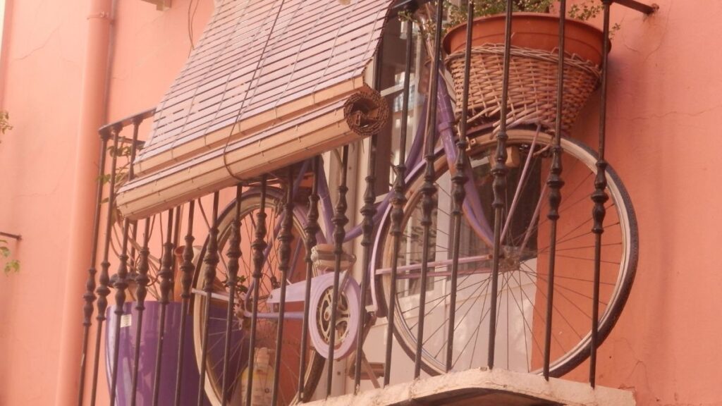 Bicicleta en un balcón 