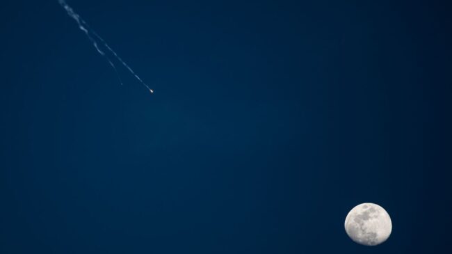 Irán anuncia la suspensión de sus bombardeos a los países vecinos