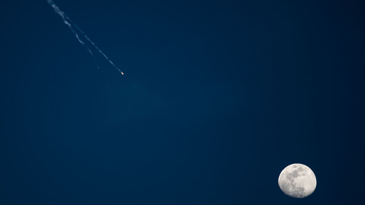 Irán anuncia la suspensión de sus bombardeos a los países vecinos