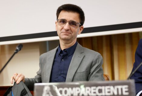 El presidente de RTVE dice que Génova no deja ir a la pública a «altísimos cargos» del partido