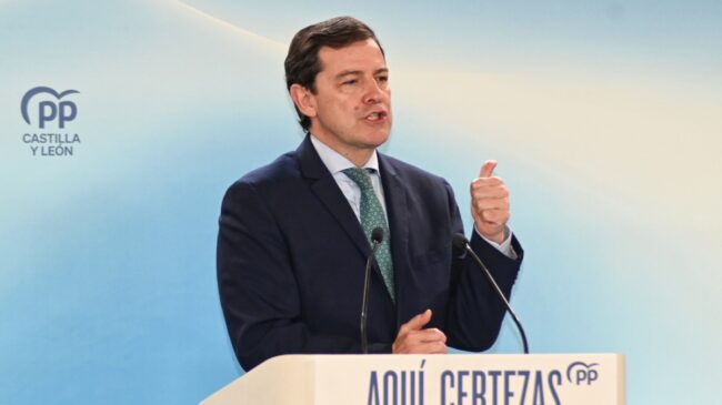 Mañueco anuncia la conclusión de la unidad de radioterapia de Palencia para este año