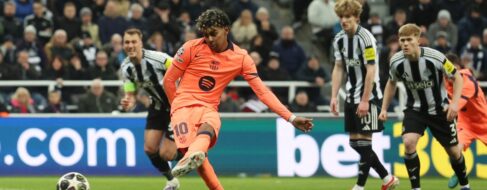 El Barça sale vivo ante el Newcastle gracias a un penalti en el último minuto