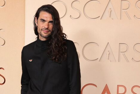 Oliver Laxe apoya el 'No a la guerra' de Bardem en los Oscar: «Bravo, Javier, ha sido increíble»