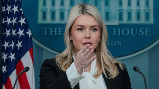 La Casa Blanca decidirá «caso por caso» si permite la llegada de otros petroleros a Cuba