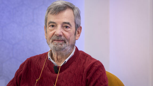 Félix Lobo: «La Administración pública se pensó para impartir justicia, no para gestionar sanidad»