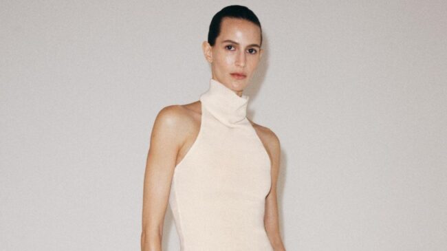 Adiós a los monos: cuatro look monocolor de Zara de lujo silencioso que son ideales para Semana Santa