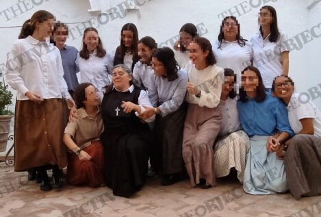 Las monjas HAM practican exorcismos para restaurar la virginidad y obligan a borrar tatuajes