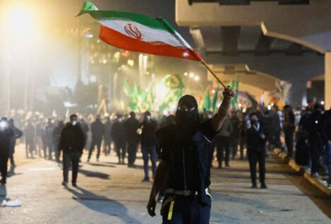 Irán no negociará con EEUU pese a que su ministro de Exteriores apuesta por la diplomacia