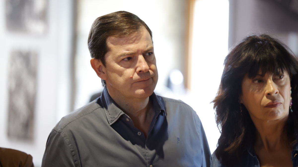 Alfonso Fernández Mañueco, el líder del PP que nació en Salamanca y está enamorado de Fina