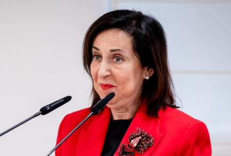 Robles responde a la Casa Blanca y exige «respeto» por el papel de España en la OTAN