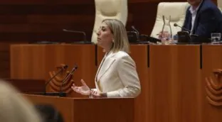 El PP confirma que Vox votará en contra de la investidura de Guardiola en Extremadura