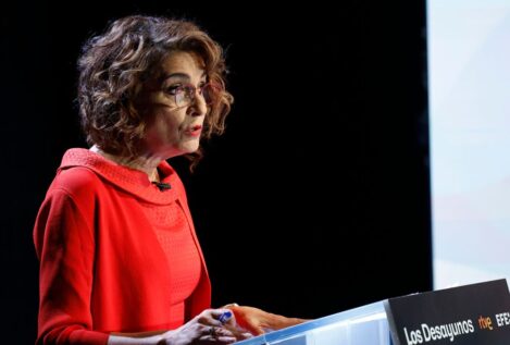 Montero avanza que España cumplió el objetivo de déficit del 2,5% del PIB en 2025