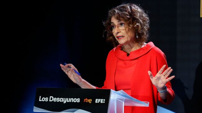 Montero advierte que la crisis por la guerra «es mucho más profunda» que otras anteriores