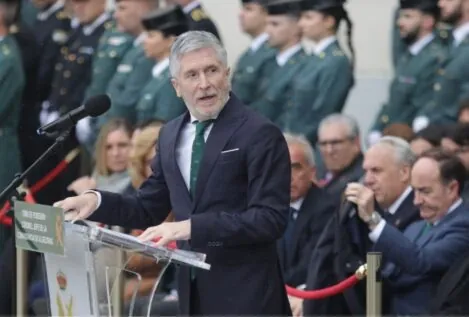 Marlaska confía que se haga «justicia» con la muerte de los dos guardias civiles en Barbate